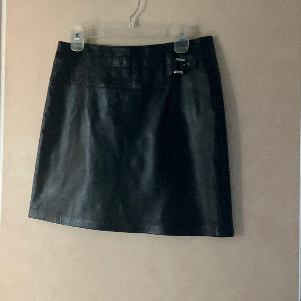 Cache Genuine Black Leather Mini Skirt With Quilted  Design and Buckle Detail.